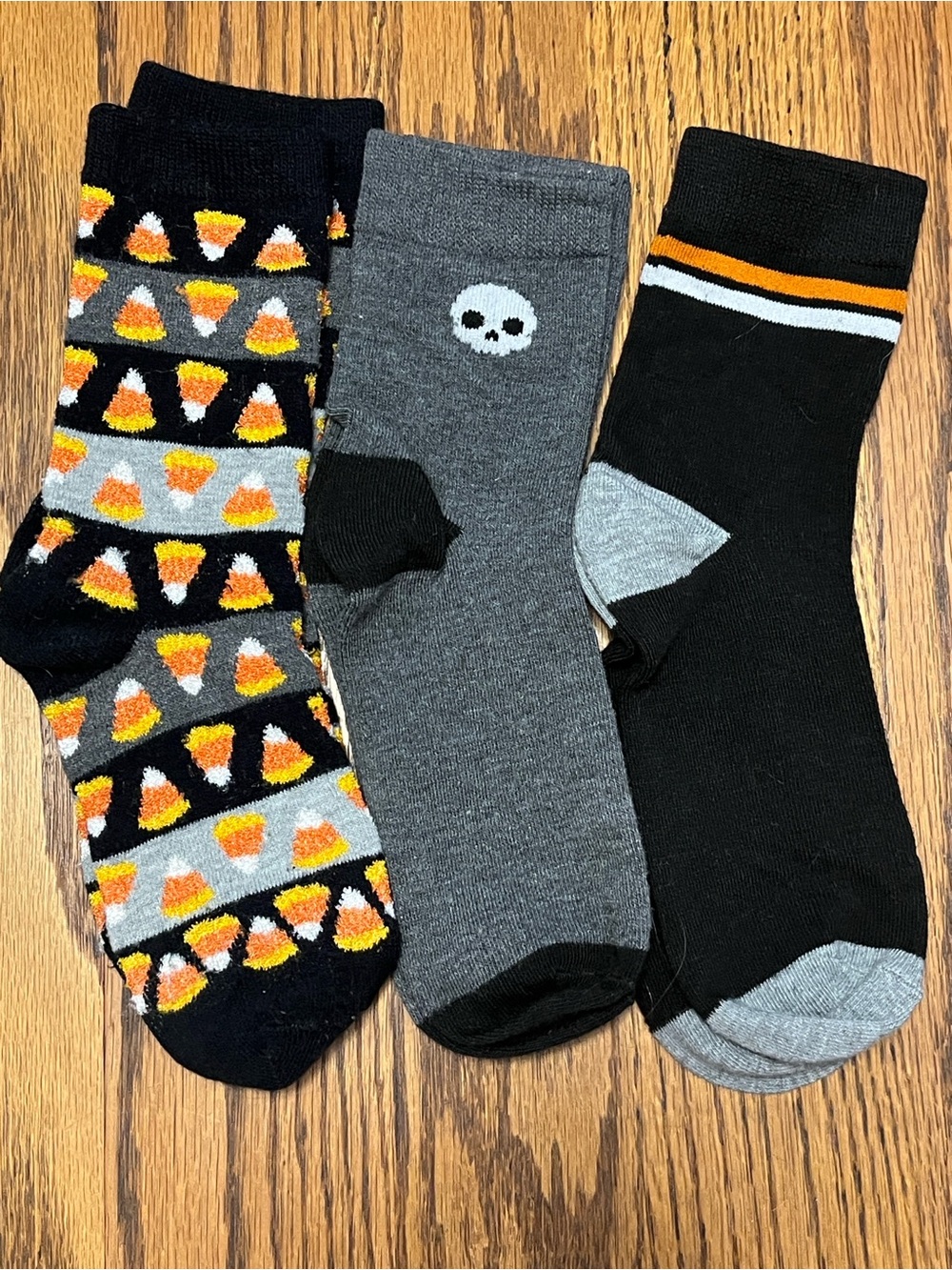 Womenโs Casual Halloween Crew Socks - Black & Gray (3-Pack)